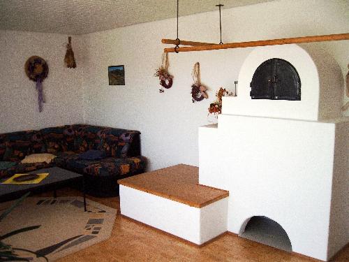 Wohnzimmer mit Kamin